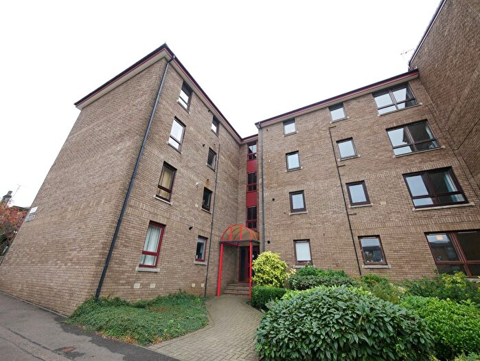 3 Bedroom Flat To Rent In Sienna Gardens, Newington, Edinburgh, EH9