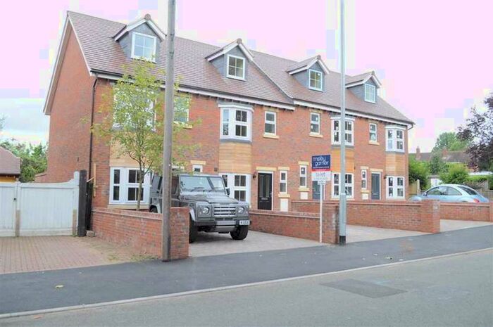 3 Bedroom Mews House To Rent In Oulton Row, Oulton Road, Stone, ST15