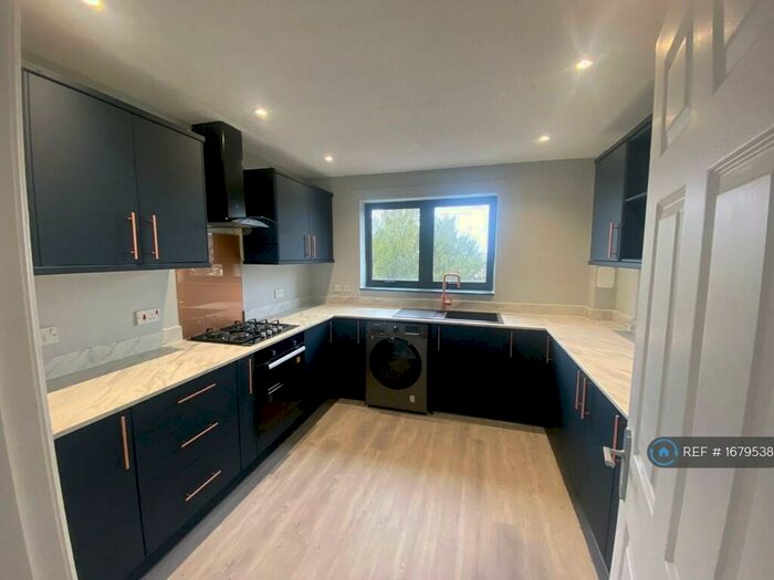 2 Bedroom Flat To Rent In Craigend Park, Edinburgh, EH16