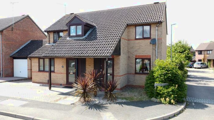 2 Bedroom Semi-Detached House For Sale In Matlock Way, Desborough, Kettering, NN14