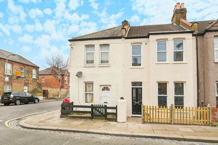 3 Bedroom Terraced House To Rent In Khartoum Road, London, SW17