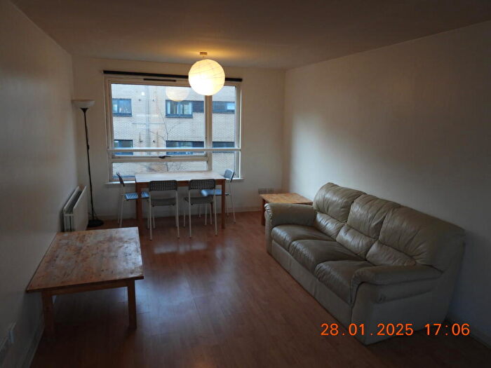 2 Bedroom Flat To Rent In Charlotte Street, Glasgow, G1