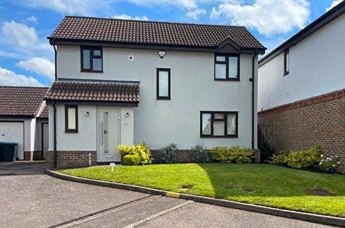 3 Bedroom Detached House For Sale In Wetherly Close, Old Harlow, CM17