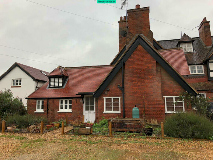 2 Bedroom Maisonette To Rent In Bungalow Flat, The Red House, Keyser Road, Bodicote, Banbury, OX15