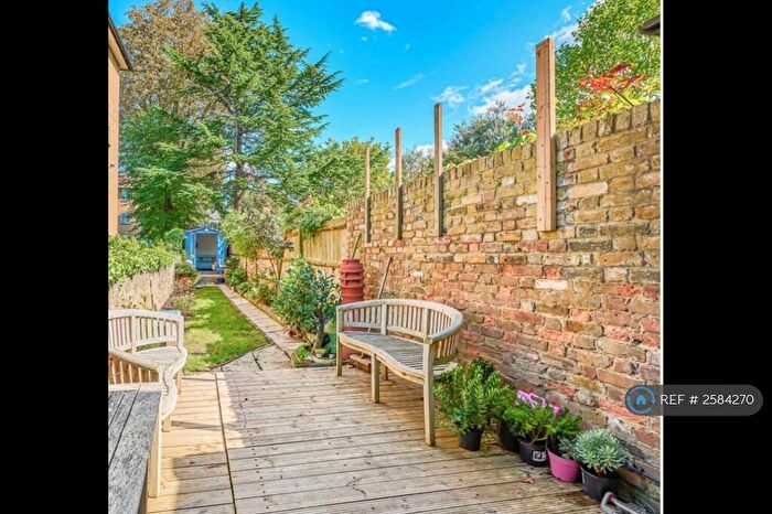 1 Bedroom Semi-Detached House To Rent In Grove Lane, London, SE5