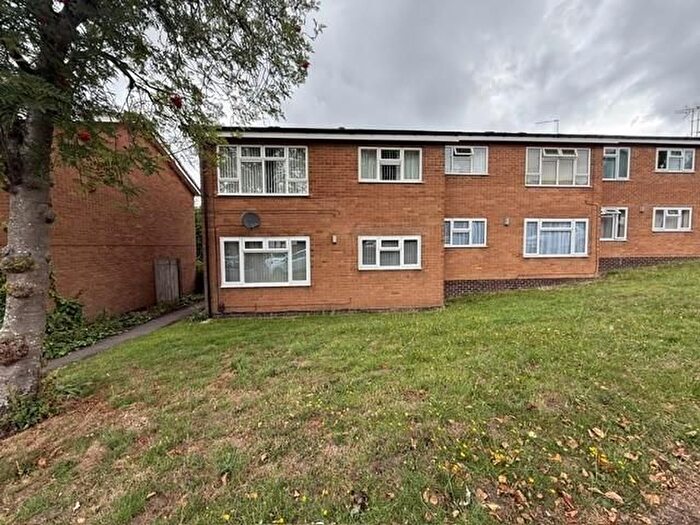 1 Bedroom Flat For Sale In Chawn Hill Close, Stourbridge, DY9