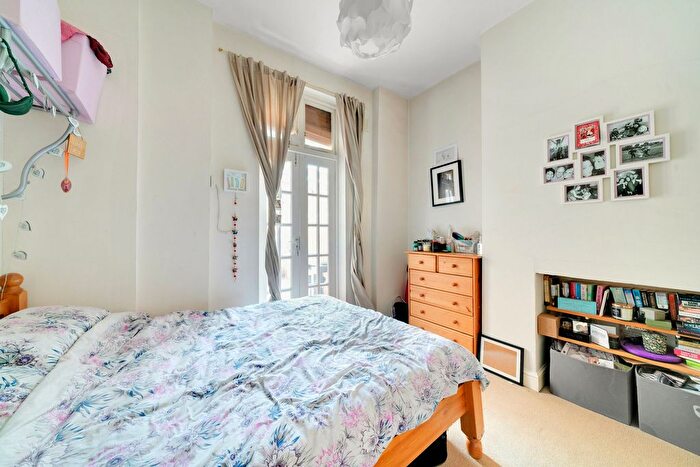 3 Bedroom Flat To Rent In Stradbroke Road, London, N5
