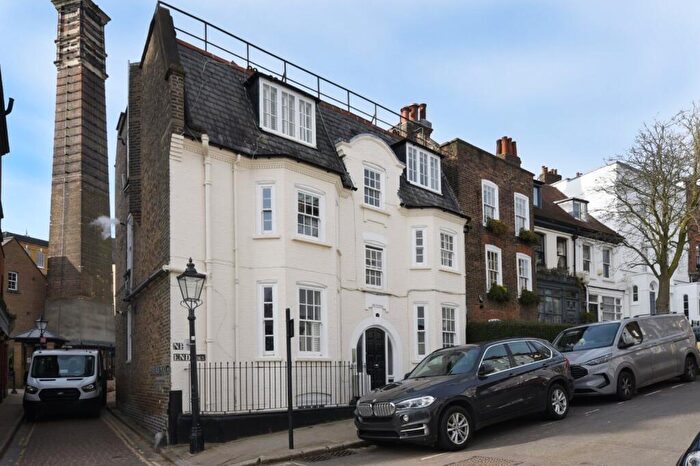 1 Bedroom Apartment To Rent In New End, London, NW3