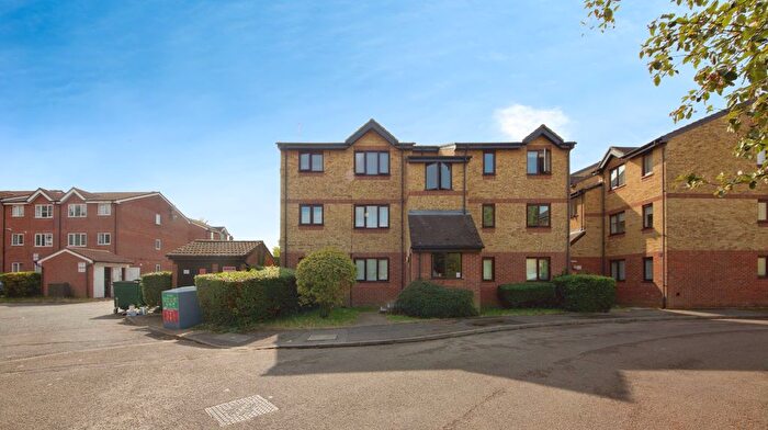 1 Bedroom Flat To Rent In Green Pond Close, London, E17