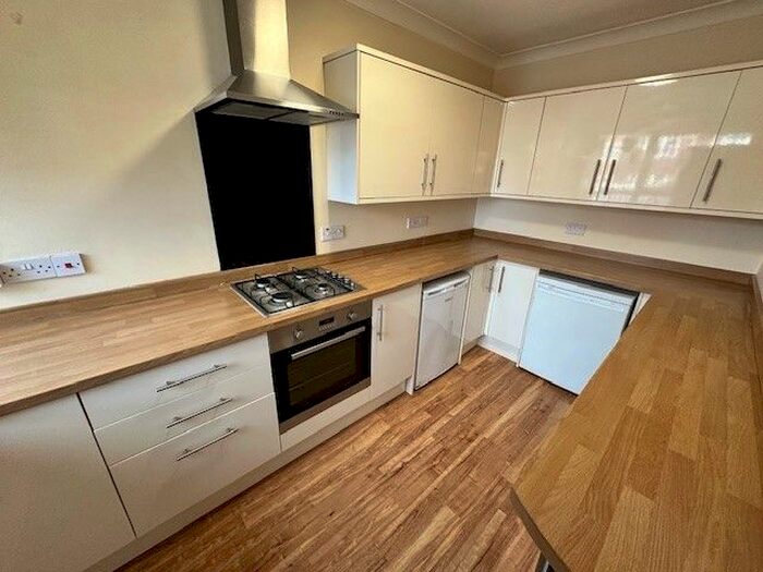 2 Bedroom Flat To Rent In Lesley Avenue, York, YO10