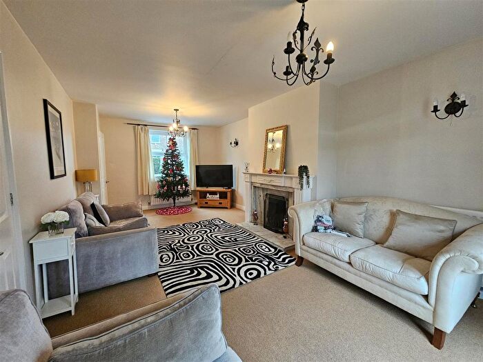 4 Bedroom Property To Rent In Brandsby Street, Crayke, York, YO61