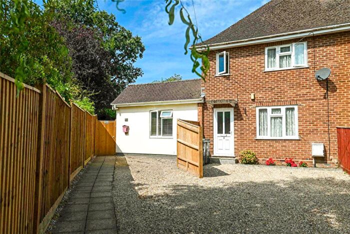 1 Bedroom Bungalow For Sale In Highfield Close, Sway, Lymington, Hampshire, SO41