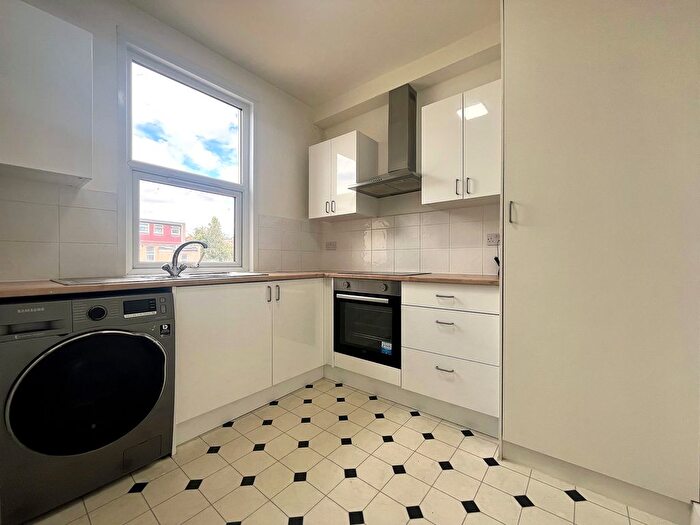 1 Bedroom Flat To Rent In Cecil Road, Hounslow, TW3