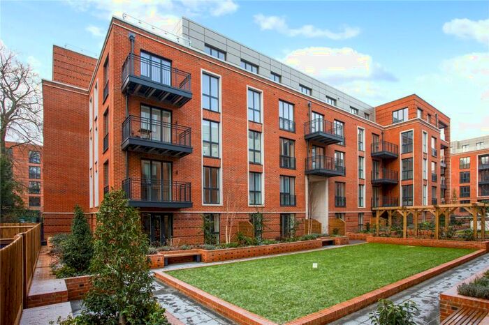 3 Bedroom Penthouse To Rent In Fellowes Rise, Winchester, Hampshire, SO22