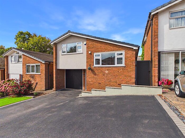 4 Bedroom Detached House For Sale In Derwent Road, Dronfield, S18