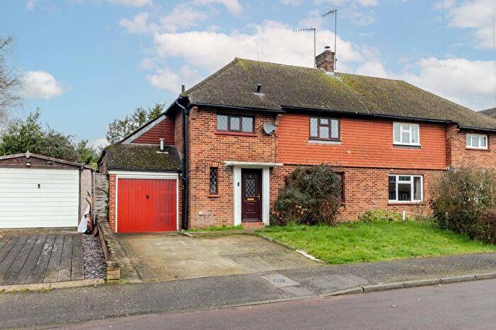 4 Bedroom Semi Detached House For Sale In Meadowlands, Oxted, RH8