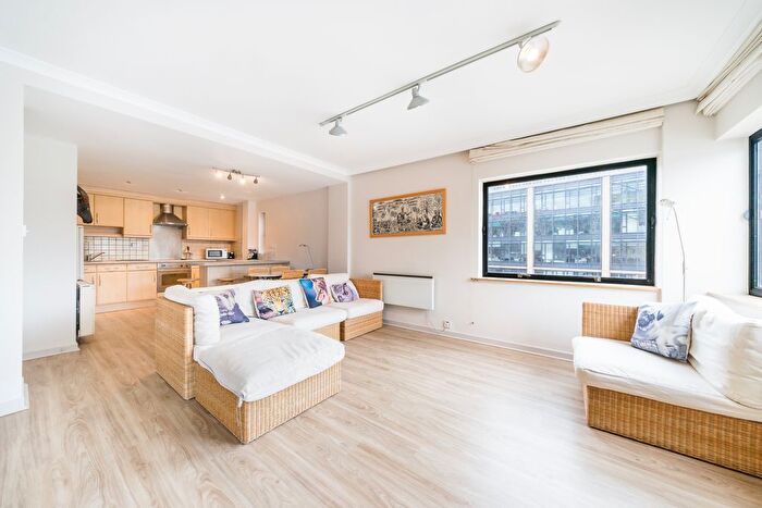 2 Bedroom Flat For Sale In Upper Thames Street, London, EC4V