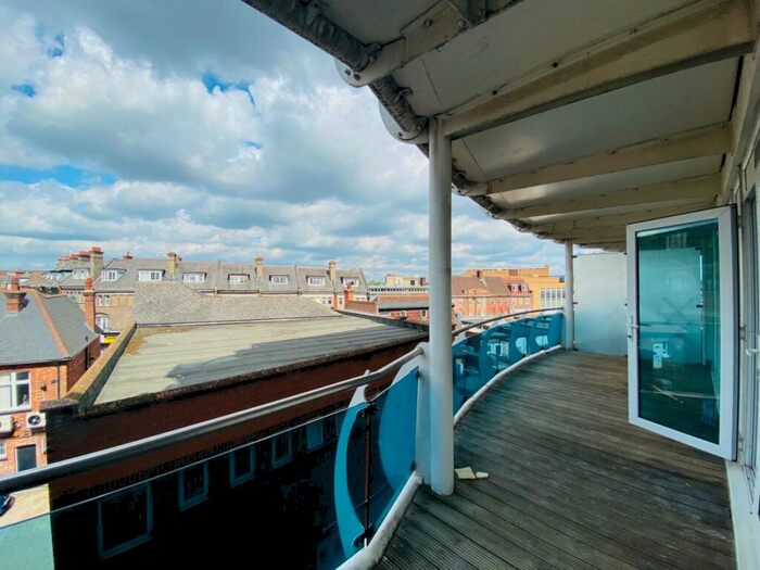 2 Bedroom Flat To Rent In Platinum House Harrow, HA1