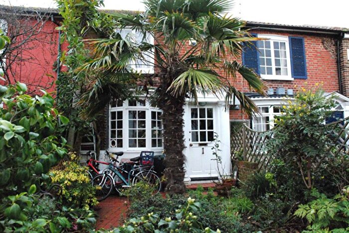 2 Bedroom Terraced House To Rent In Crown Gardens, Brighton, BN1