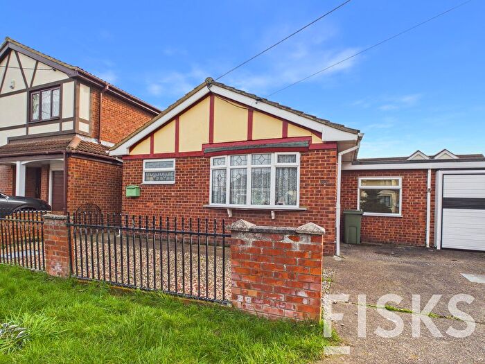 3 Bedroom Semi Detached Bungalow To Rent In Griffin Avenue, Canvey Island, SS8