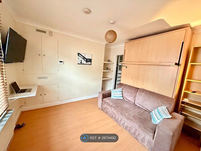 1 Bedroom Flat To Rent In William Street, Reading, RG1