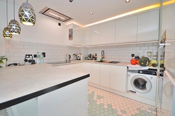 2 Bedroom Apartment To Rent In Broad Street, Northampton, NN1
