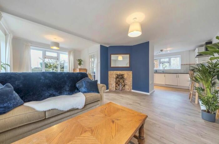 3 Bedroom Property To Rent In Tillingbourne Road, Shalford, Guildford, GU4