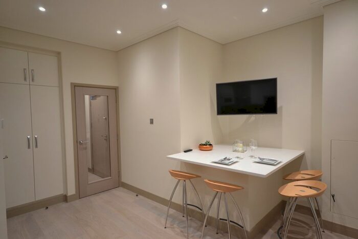 2 Bedroom Flat To Rent In High Street, Reading, RG1