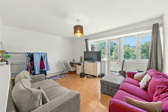 4 Bedroom Flat To Rent In Aldrick House, Carnegie Street, N1