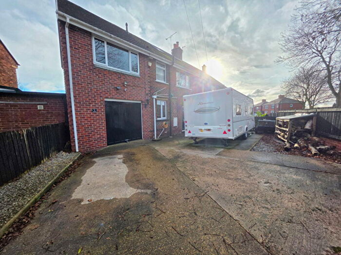 3 Bedroom Semi-Detached House For Sale In Church View, Cudworth, Barnsley, S72