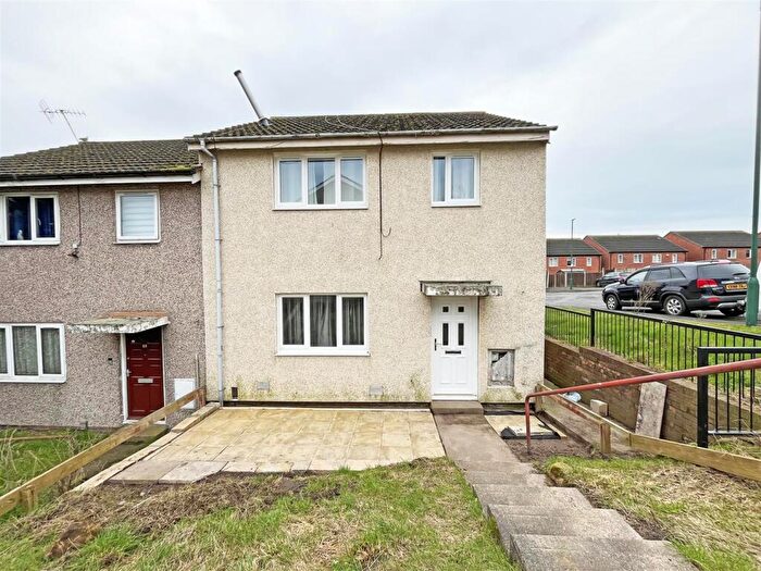 3 Bedroom End Of Terrace House To Rent In Weetman Gardens, Top Valley, Nottingham, NG5