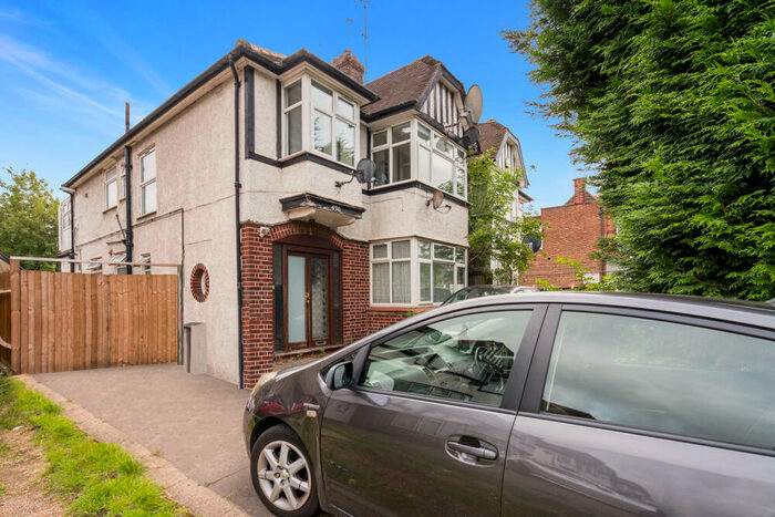 2 Bedroom Flat To Rent In Watford Way, Mill Hill, NW7