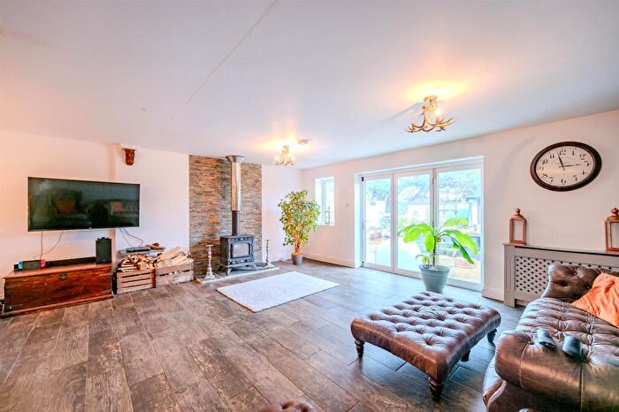 5 Bedroom Detached House For Sale In South Coast Road, Peacehaven, BN10