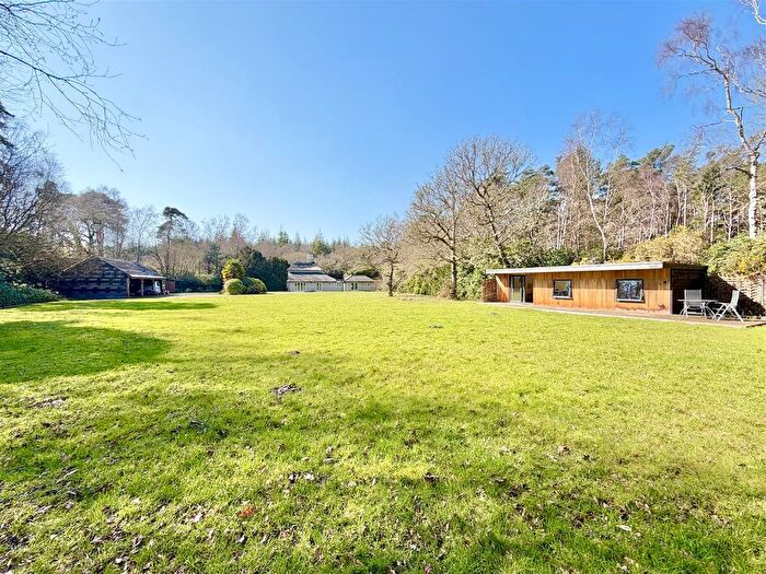 3 Bedroom Cottage For Sale In Ripley, Bransgore, Christchurch, BH23