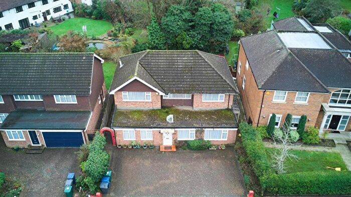 5 Bedroom Detached House For Sale In Oaklands Road, London, N20