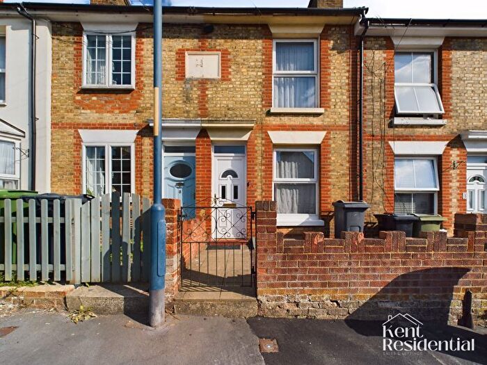 2 Bedroom Terraced House To Rent In Hedley Street, Maidstone, Kent, ME14