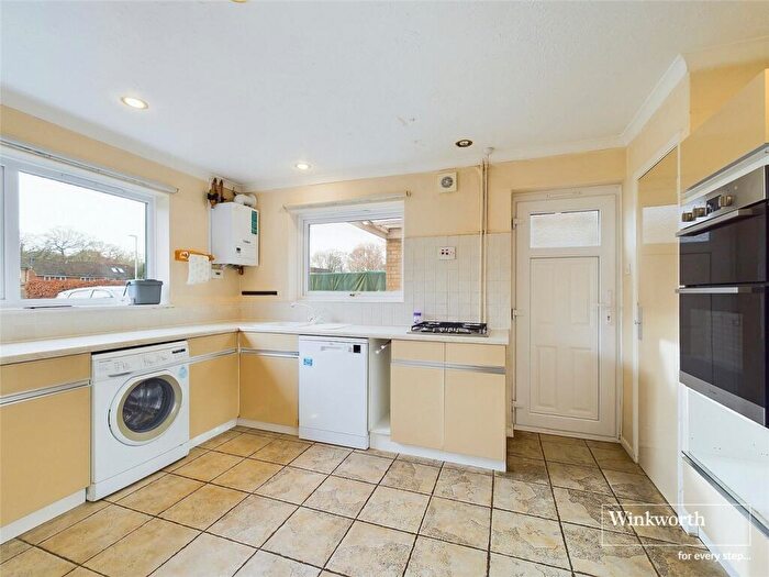 4 Bedroom Semi-Detached House To Rent In Venetia Close, Emmer Green, Reading, Berkshire, RG4
