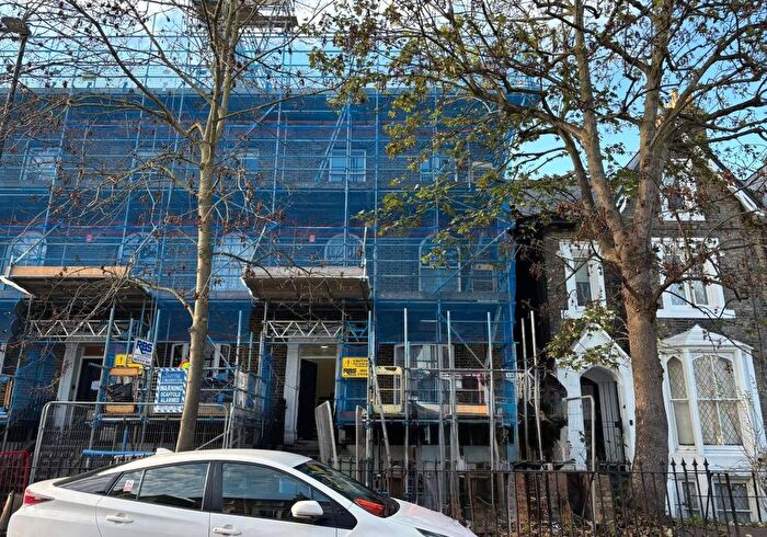 1 Bedroom Flat For Sale In B Campbell Road, Tower Hamlets, London, E3