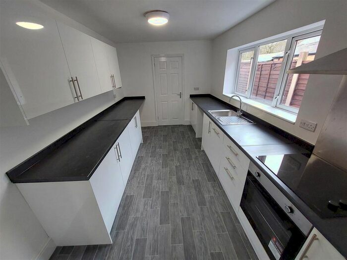 3 Bedroom Semi-Detached House To Rent In Raglan Road, Smethwick, B66