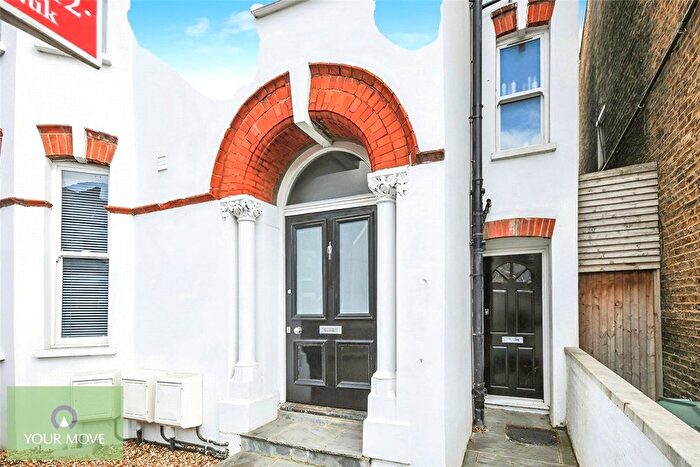 2 Bedroom Flat To Rent In College Road, Bromley, BR1