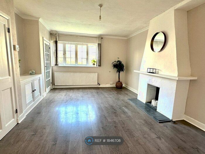 3 Bedroom Terraced House To Rent In Whinyates Road, London, SE9