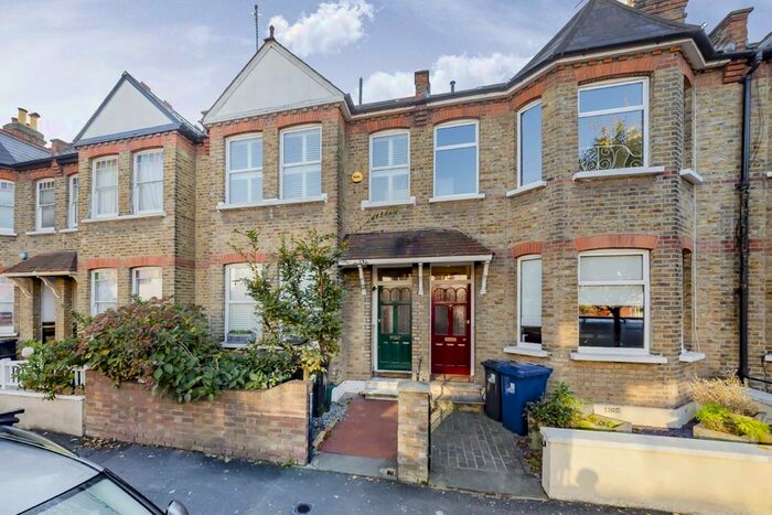 4 Bedroom Property To Rent In Leighton Road, London, W13