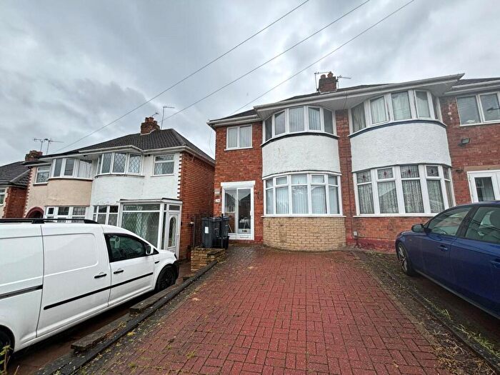 3 Bedroom Semi-Detached House To Rent In Trysull Avenue, Birmingham, West Midlands, B26