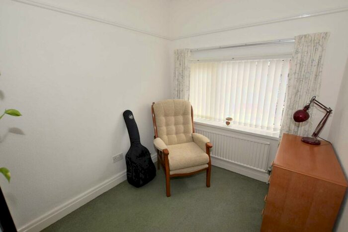 3 Bedroom Semi-Detached House For Sale In Kingswood Boulevard, Bebington, CH63