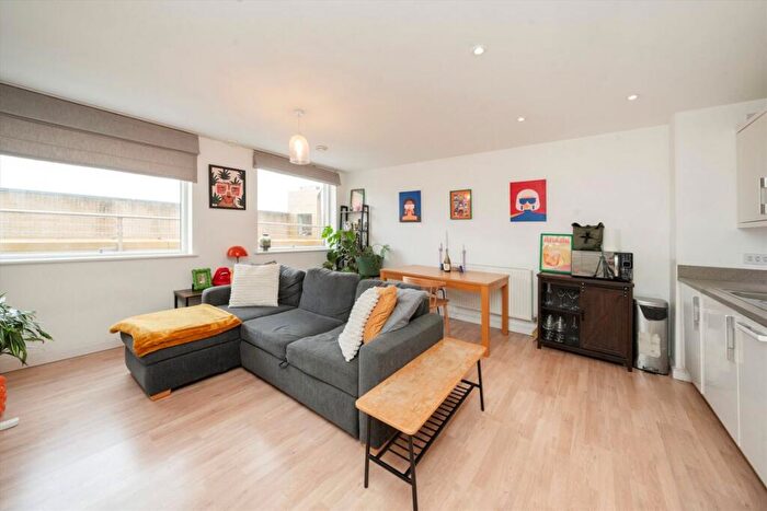 2 Bedroom Flat For Sale In Chamberlayne Road, Kensal Rise, NW10