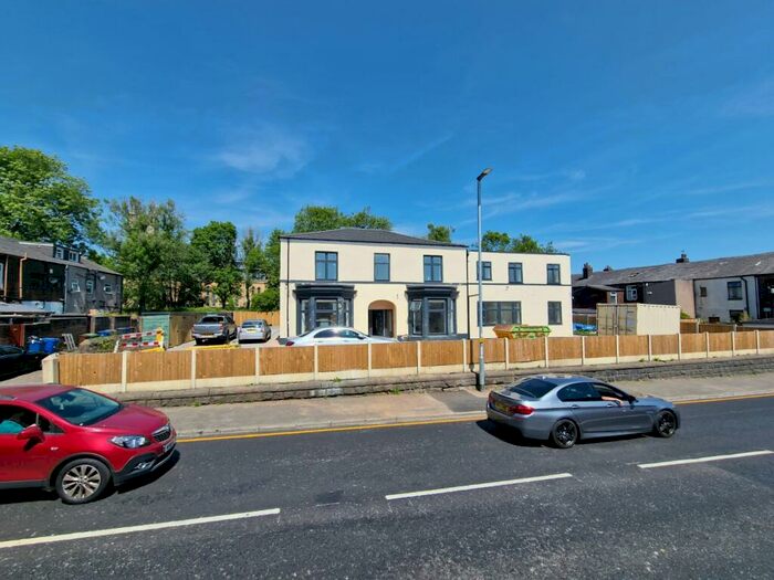 2 Bedroom Flat To Rent In Wash Lane, Bury, BL9