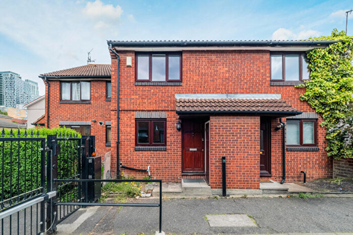 2 Bedroom Terraced House For Sale In Claire Place, London, E14