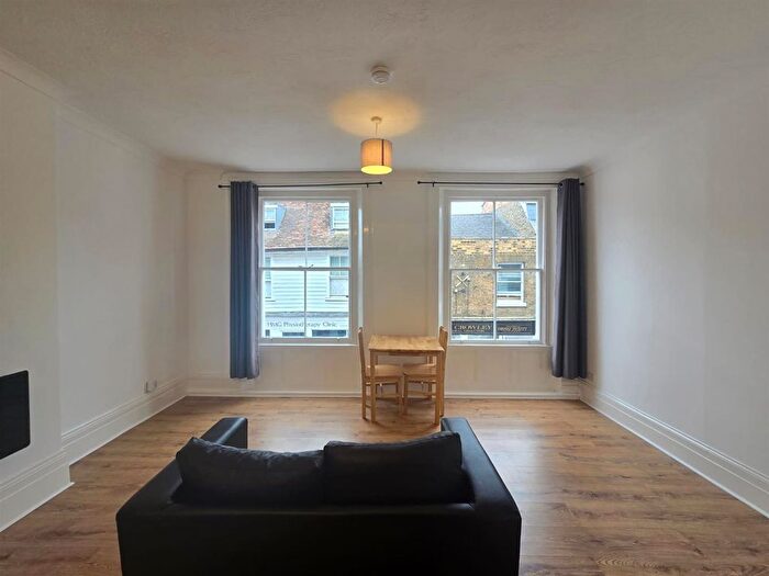 1 Bedroom Flat To Rent In Sun Street, Waltham Abbey, EN9