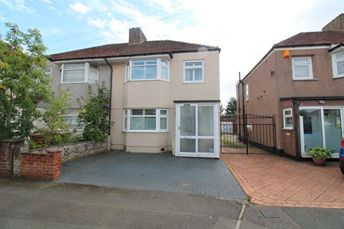 3 Bedroom Semi-Detached House To Rent In Northdown Road, Welling, DA16