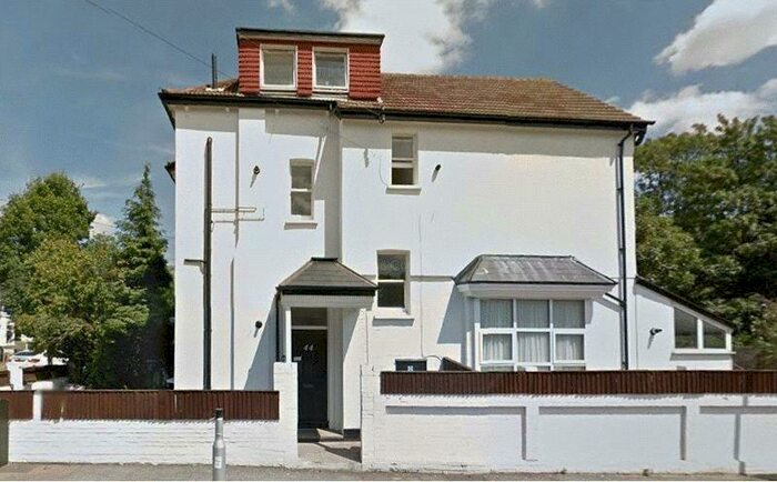 Studio To Rent In Kidderminster Road, Croydon, Surrey, CR0